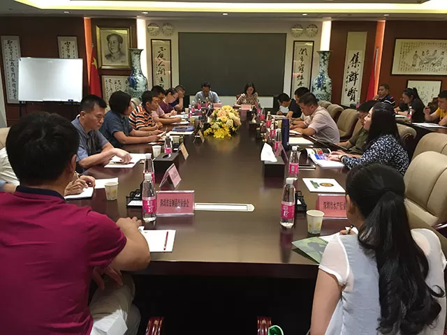 5月31日市食药局来协会开展“食品安全社会共治体系调研座谈会”